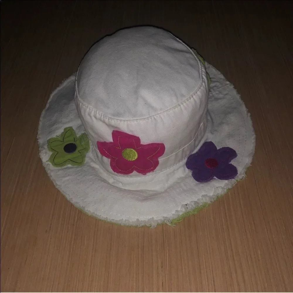 Kindercaps Y2K Floral Bucket Hat